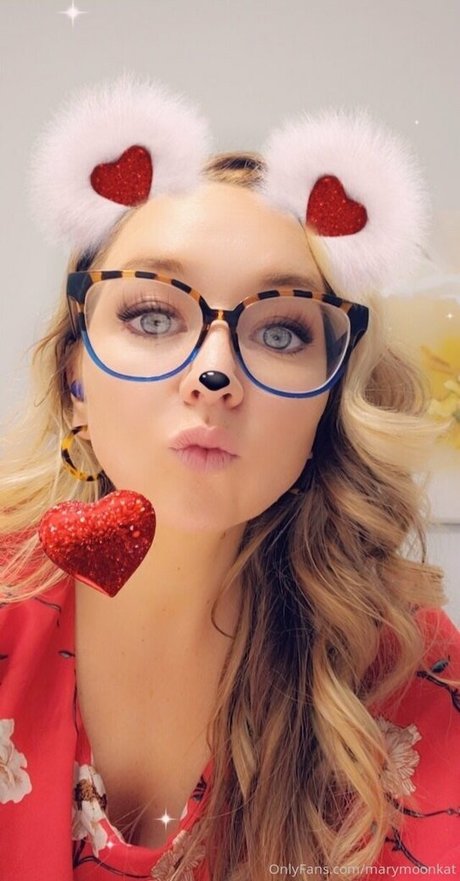 Naakte gelekte OnlyFans-foto van Marymoonkat