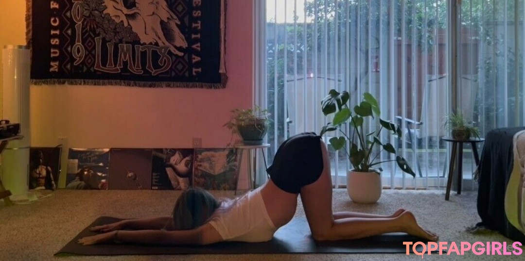 Naakte gelekte OnlyFans-foto van Alignedbyjuniper #152 Naakte gelekte OnlyFans-foto van Alignedbyjuniper #152