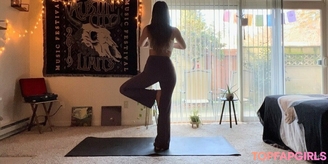 Naakte gelekte OnlyFans-foto van Alignedbyjuniper #37 Naakte gelekte OnlyFans-foto van Alignedbyjuniper #37