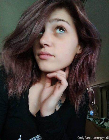 Naakte gelekte OnlyFans-foto van Pyxxii