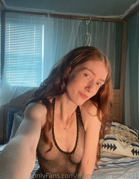 Naakte gelekte OnlyFans-foto van Myperfectredhead1