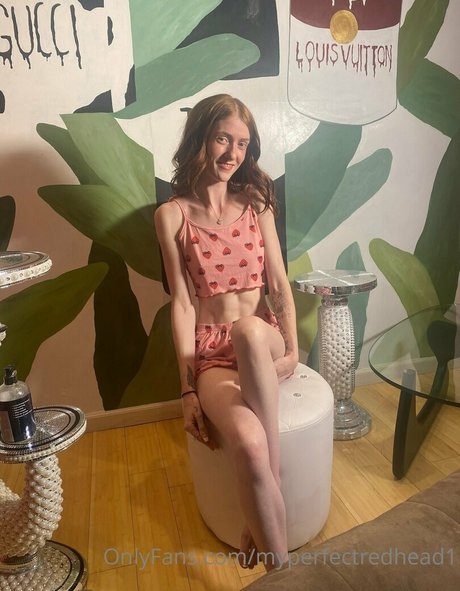 Naakte gelekte OnlyFans-foto van Myperfectredhead1