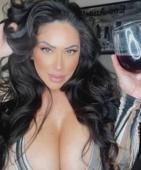 Naakte gelekte OnlyFans-foto van Cynannamarie