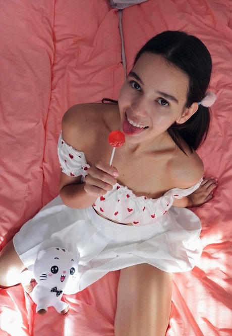 Naakte gelekte OnlyFans-foto van Lolasweetxo