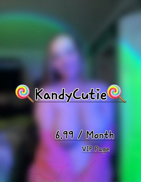 Naakte gelekte OnlyFans-foto van Curvycutiexo