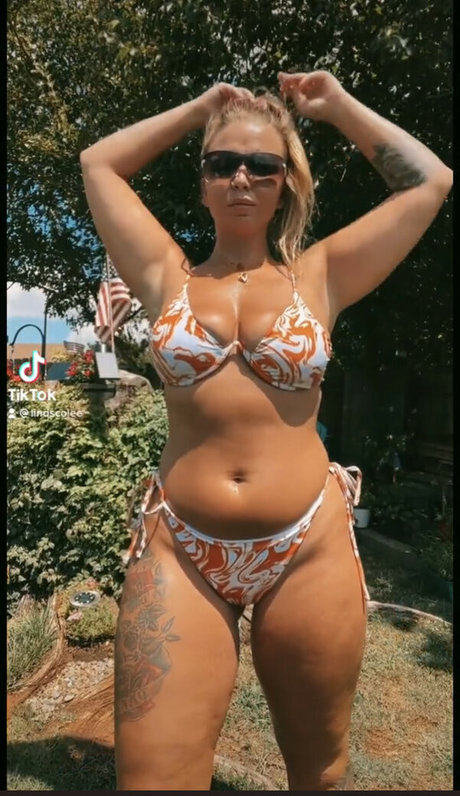 Naakte gelekte OnlyFans-foto van Lindsey Cole Wilson