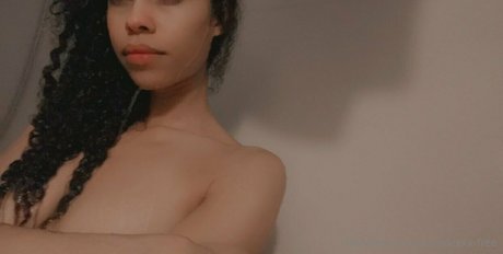 Naakte gelekte OnlyFans-foto van Minniexxxfree