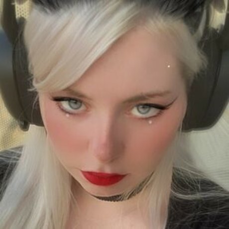 Naakte gelekte OnlyFans-foto van Alyatrosk