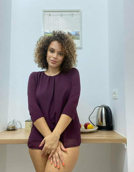 Naakte gelekte OnlyFans-foto van Melanianew