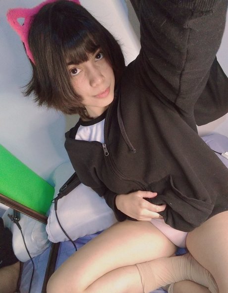 Naakte gelekte OnlyFans-foto van Kinoko Rin