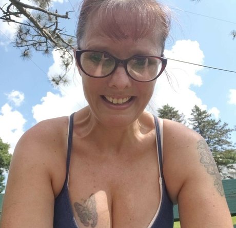 Naakte gelekte OnlyFans-foto van Horneywifepremium