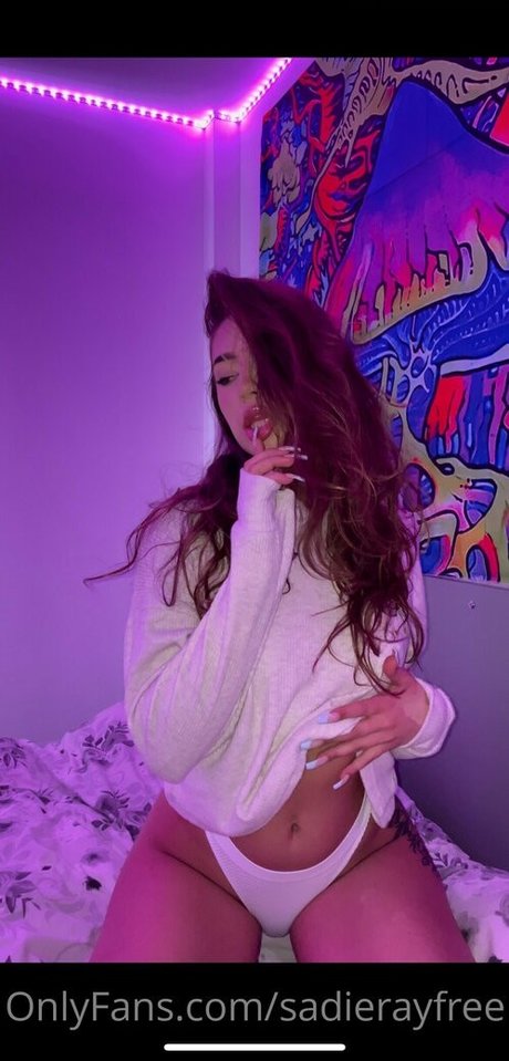 Naakte gelekte OnlyFans-foto van Sadierayxo