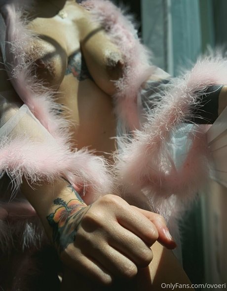 Naakte gelekte OnlyFans-foto van Therealovoeri
