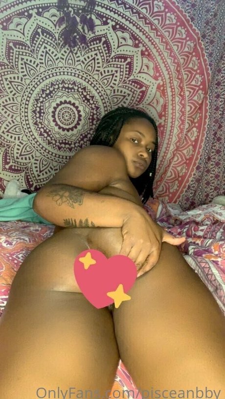 Naakte gelekte OnlyFans-foto van Tatijpeg