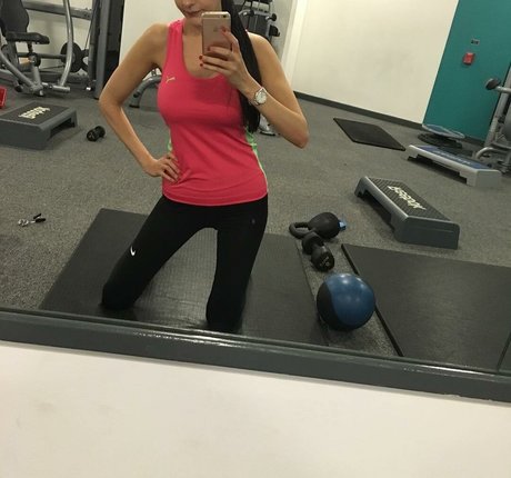 Naakte gelekte OnlyFans-foto van Kalina Balimezova