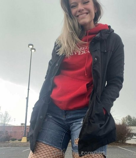 Naakte gelekte OnlyFans-foto van Lilmisslindsey