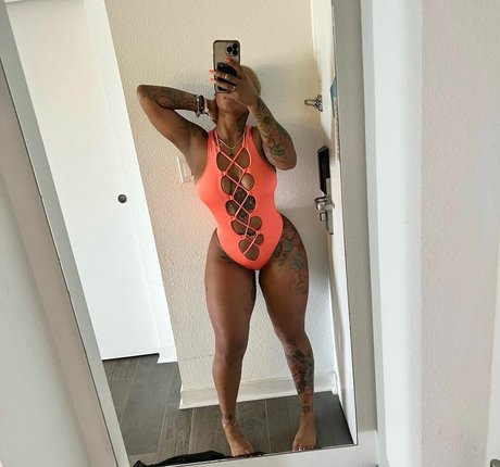 Naakte gelekte OnlyFans-foto van Itsjustrocky