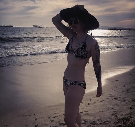 Naakte gelekte OnlyFans-foto van Holly Conrad