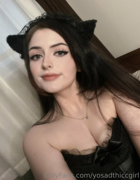 Naakte gelekte OnlyFans-foto van Yosadthiccgirl