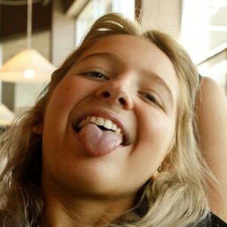 Maddie Crump