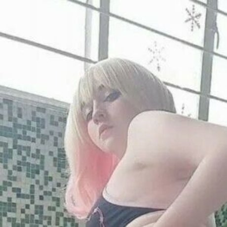 Naakte gelekte OnlyFans-foto van San Chan Claudia