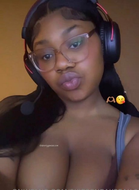 Naakte gelekte OnlyFans-foto van Skiessneakpeak
