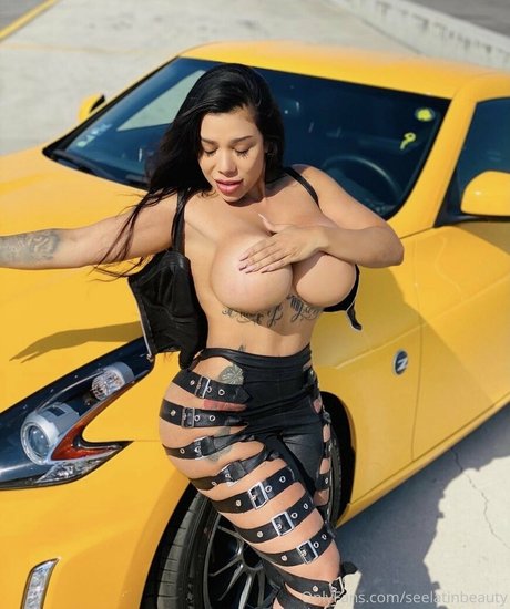 Naakte gelekte OnlyFans-foto van Seelatinbeauty