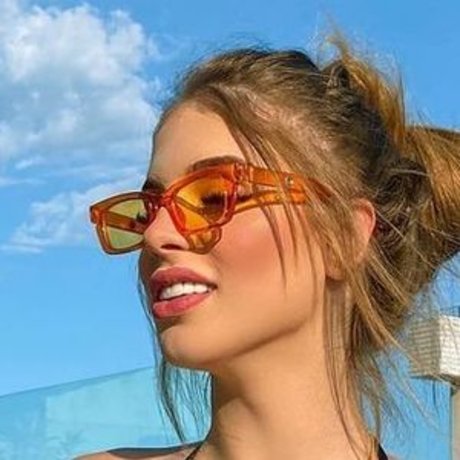 Naakte gelekte OnlyFans-foto van Kamila Borges