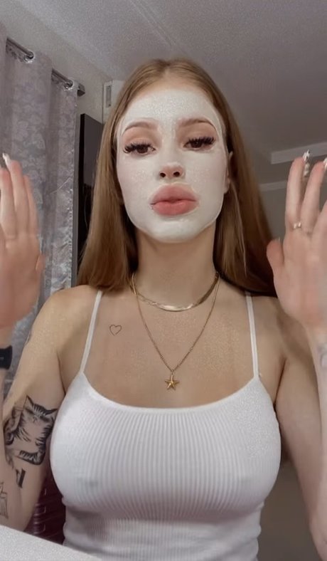 Naakte gelekte OnlyFans-foto van Kamila Borges