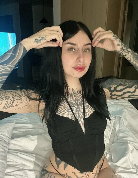 Naakte gelekte OnlyFans-foto van Badkittymia
