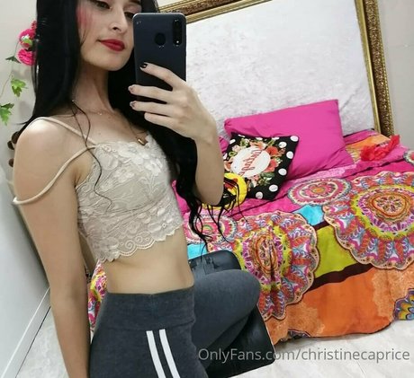 Naakte gelekte OnlyFans-foto van Christinecaprice