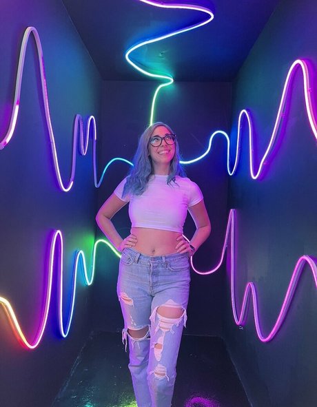 Naakte gelekte OnlyFans-foto van Christie Skylar