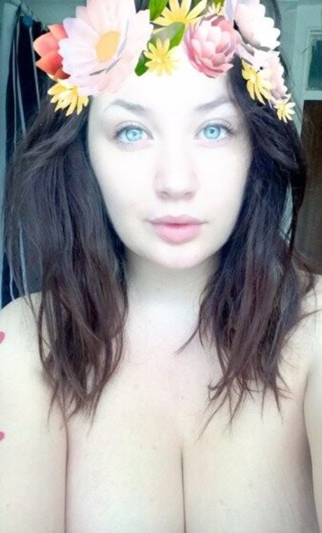Naakte gelekte OnlyFans-foto van Curvysjay