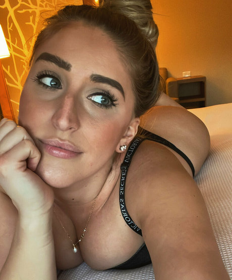 Naakte gelekte OnlyFans-foto van Alessiathegoddess
