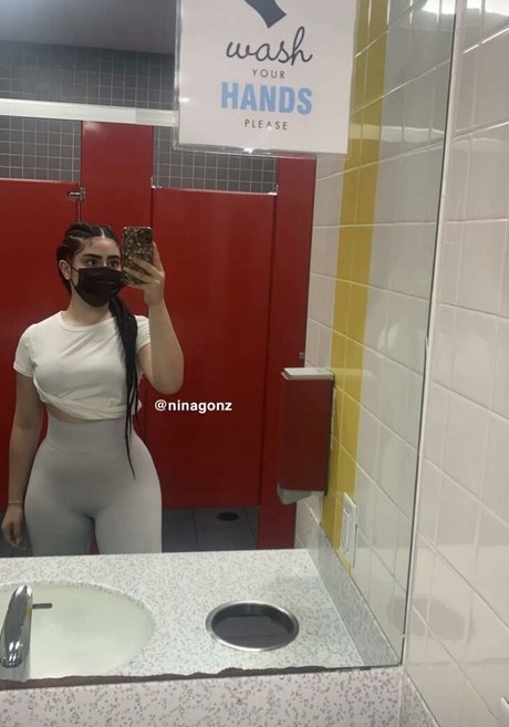 Naakte gelekte OnlyFans-foto van Ninagonz