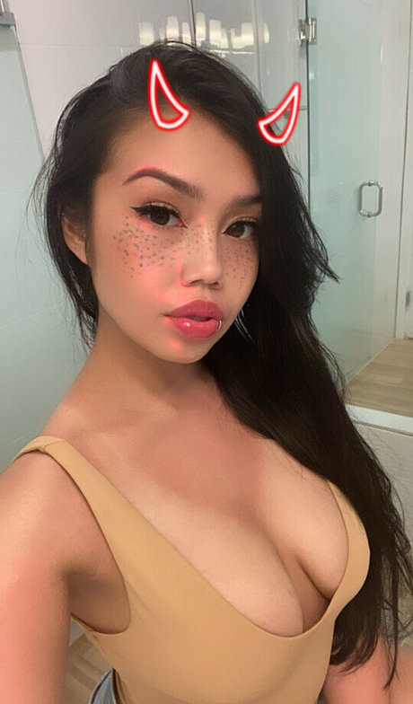 Naakte gelekte OnlyFans-foto van Ashkuro