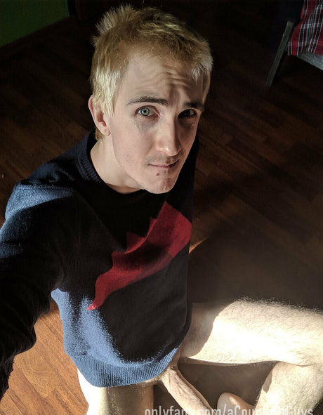 Naakte gelekte OnlyFans-foto van Acoupleofguys