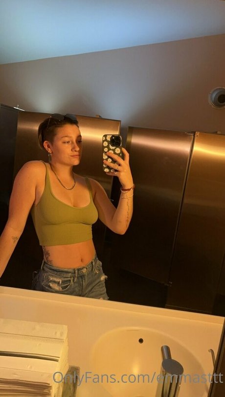 Naakte gelekte OnlyFans-foto van Emmasttt