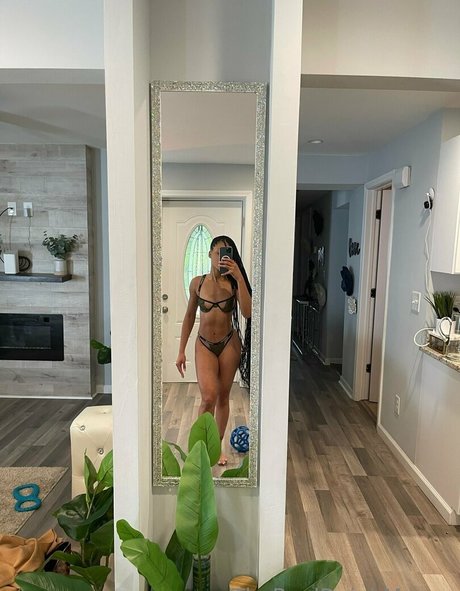 Naakte gelekte OnlyFans-foto van Therealdejahmonae