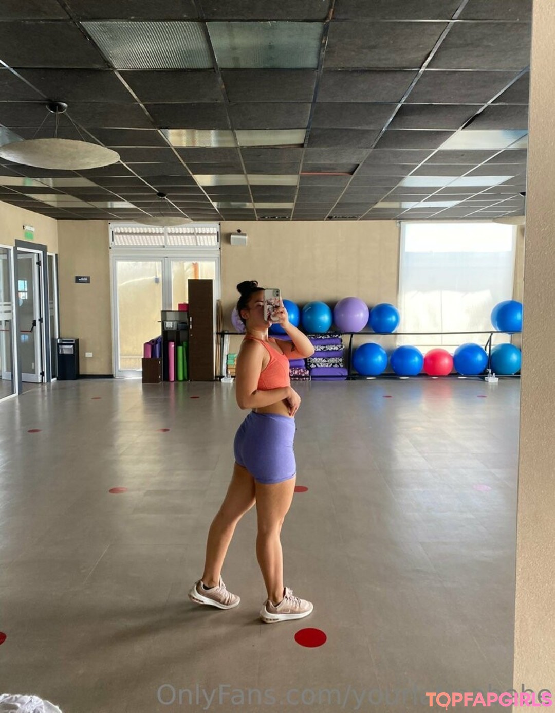 Naakte gelekte OnlyFans-foto van Nairobimoon #36 Naakte gelekte OnlyFans-foto van Nairobimoon #36