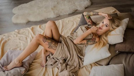 Naakte gelekte OnlyFans-foto van Mariedevis