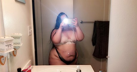 Naakte gelekte OnlyFans-foto van Babykcc