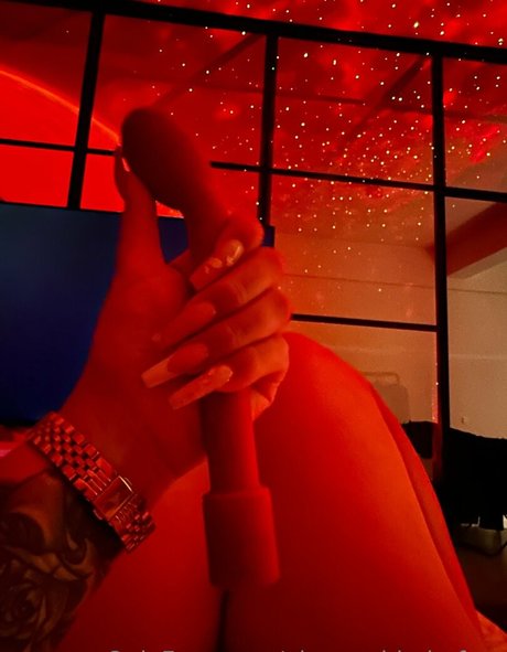 Naakte gelekte OnlyFans-foto van Aiyannahbabefree