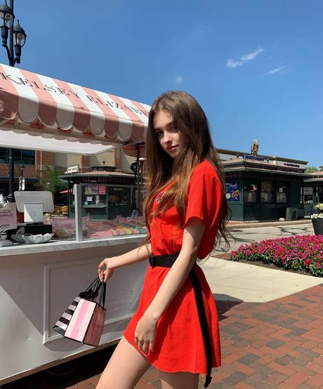 Naakte gelekte OnlyFans-foto van Elina Karimova