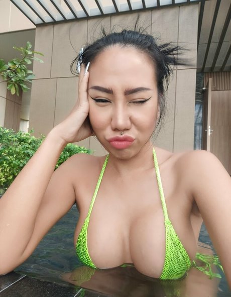 Naakte gelekte OnlyFans-foto van Fernieasianx