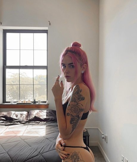 Naakte gelekte OnlyFans-foto van Djnowayandmic