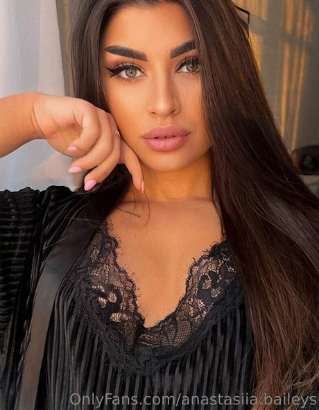 Naakte gelekte OnlyFans-foto van Anastasiiabaileys