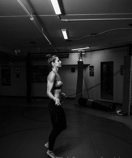 Naakte gelekte OnlyFans-foto van Jasvicious