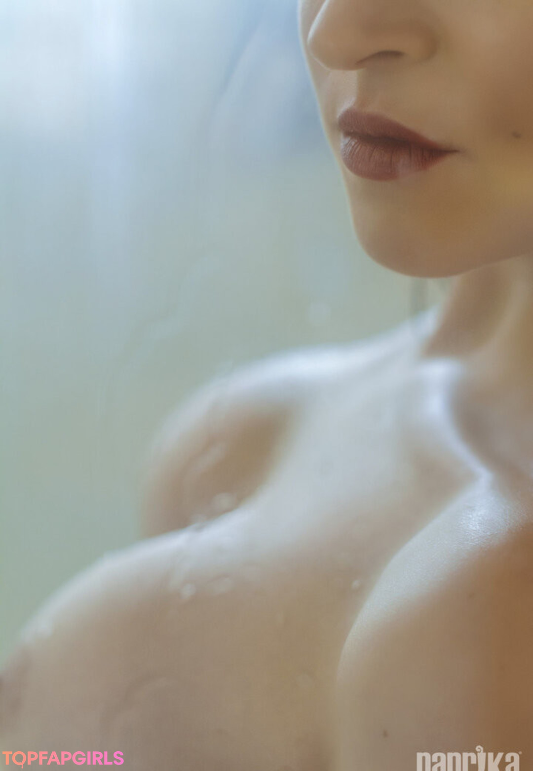 Naakte gelekte OnlyFans-foto van Paprika #1020