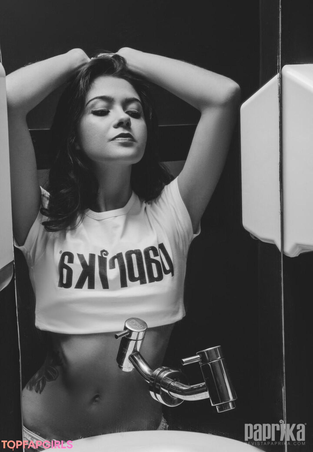 Naakte gelekte OnlyFans-foto van Paprika #1379